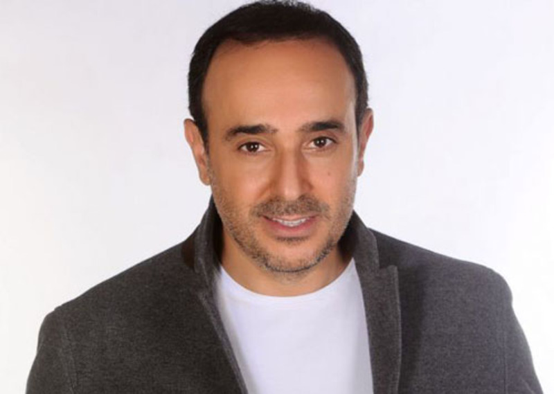 صابر الرباعي سفيراً فوق العادة، ويطلق مالي ومال الناس.. بالصوت